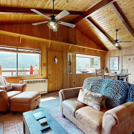 Lakefront Cabin Retreat